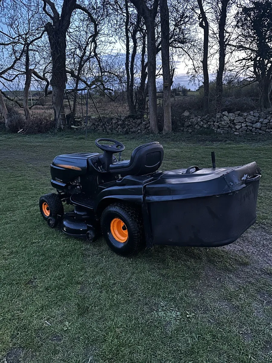 Partner ride on lawnmower - Image 3