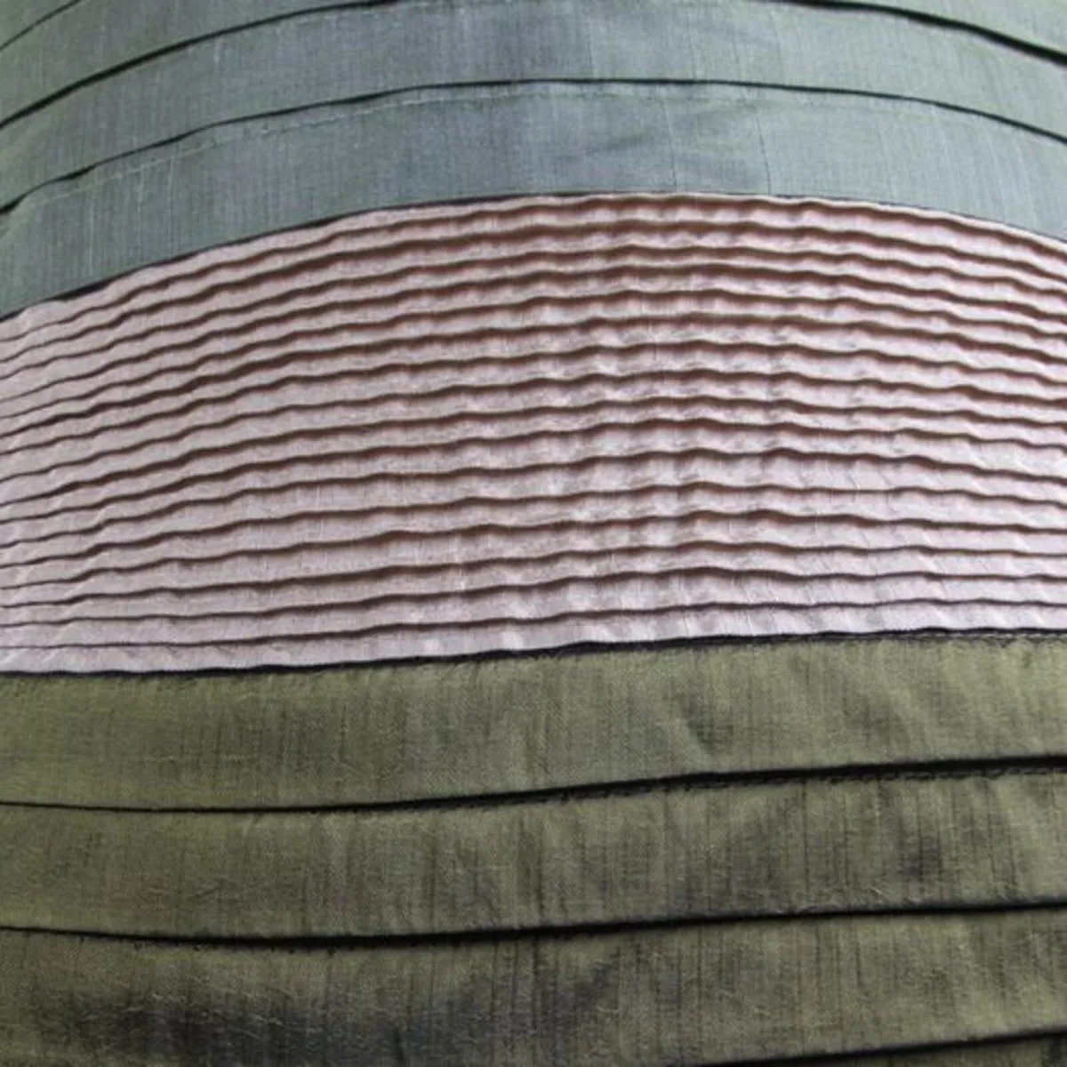 Matching Lamp, Cushions and Throws Set: Olive Gold - Image 3