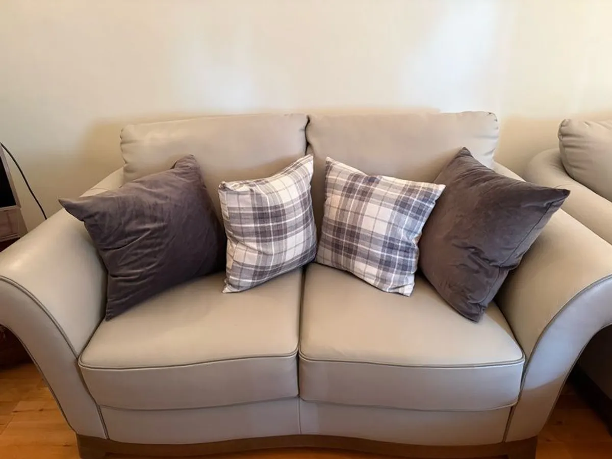 Leather 2 seater and 2 chairs - Image 1