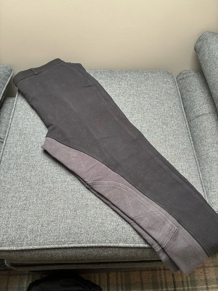 Riding boots and jodhpurs - Image 3