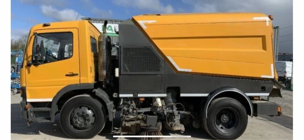 Mercedes Schmidt road sweeper - Image 1