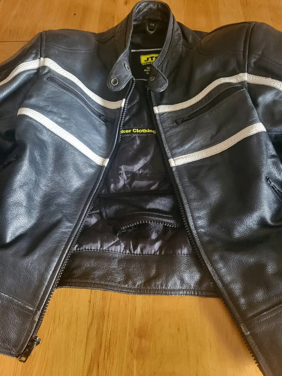 Ladies motorcycle gear - Image 1