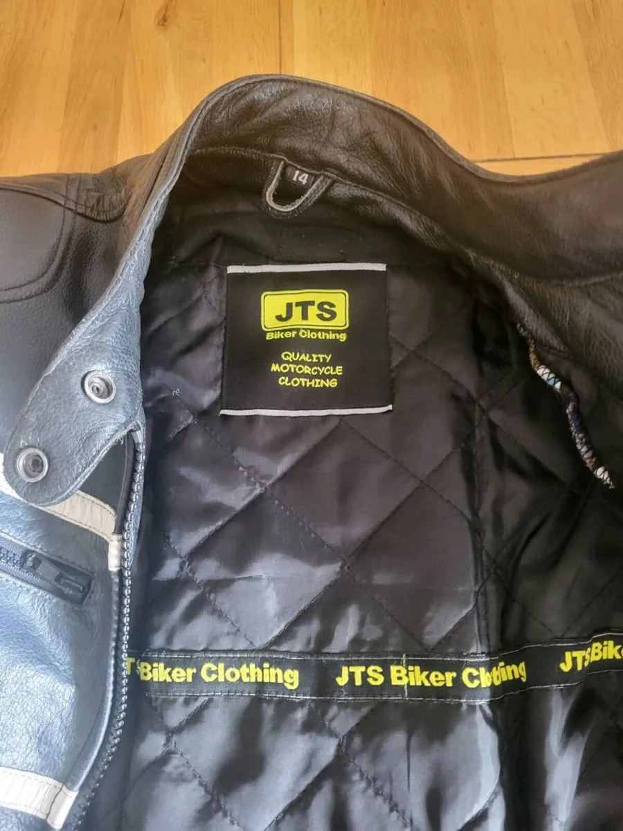 Ladies motorcycle gear - Image 2