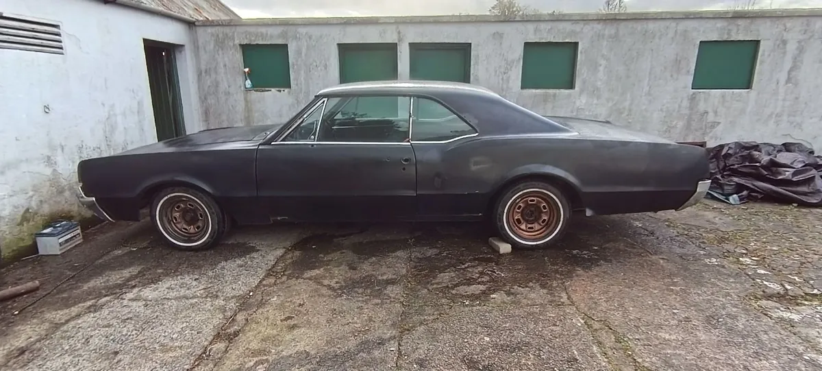 1967 Oldsmobile Cutlass Supreme - 350 Small block - Image 2