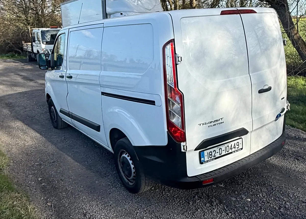 Ford Transit 2018 Cvrt 10/2026 - Image 3