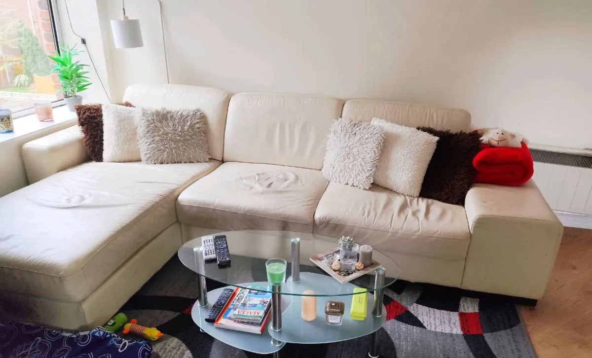 Corner sofa - Image 1