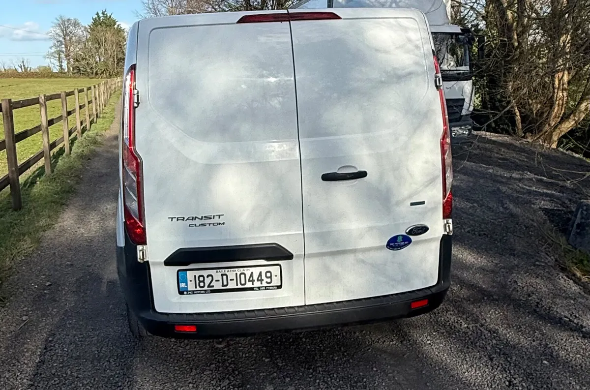 Ford Transit 2018 Cvrt 10/2026 - Image 4