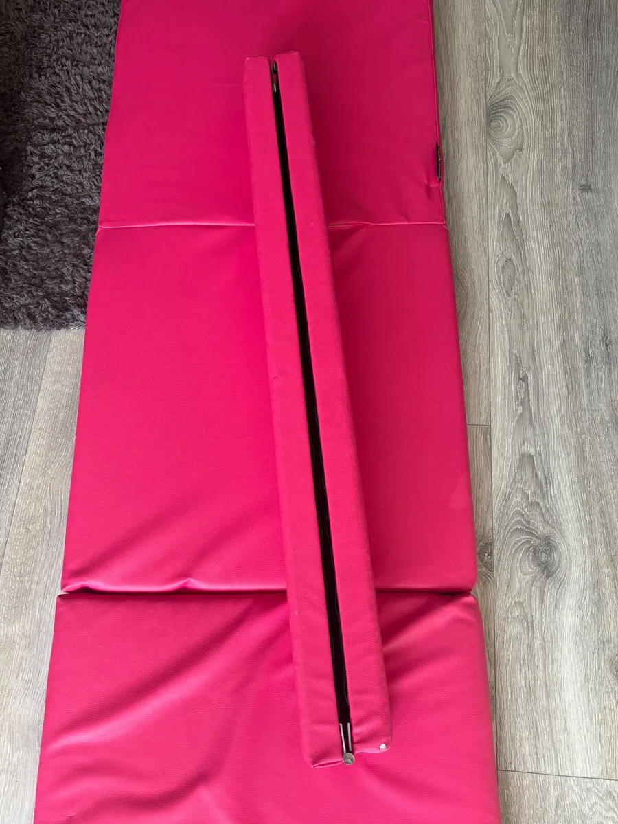 Gymnastics mat and beam - Image 4