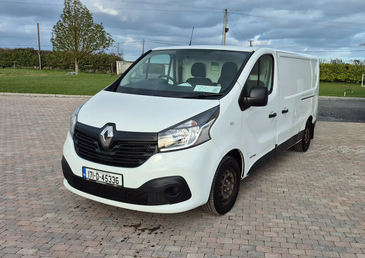 2017 Renault Trafic lwb - Image 2