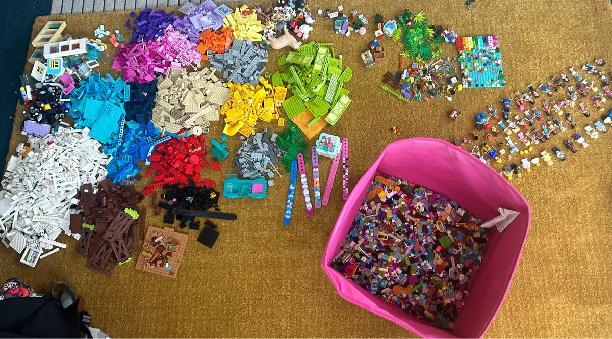 Various Lego pieces - Image 1