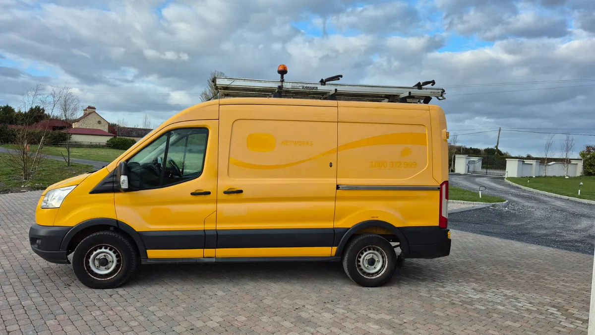 2015 Ford Transit 4X4 - Image 4