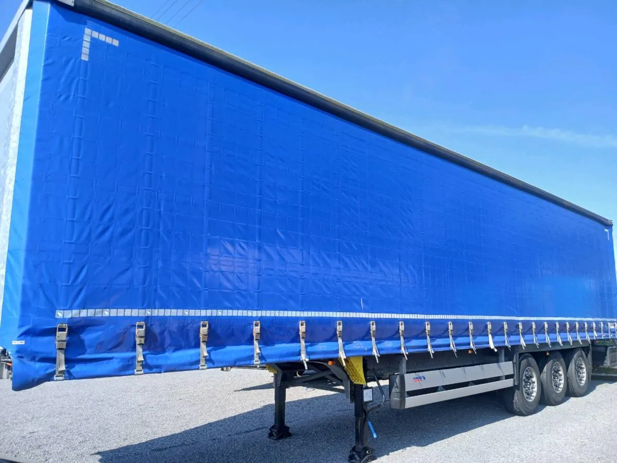 Trailer curtains - Image 2