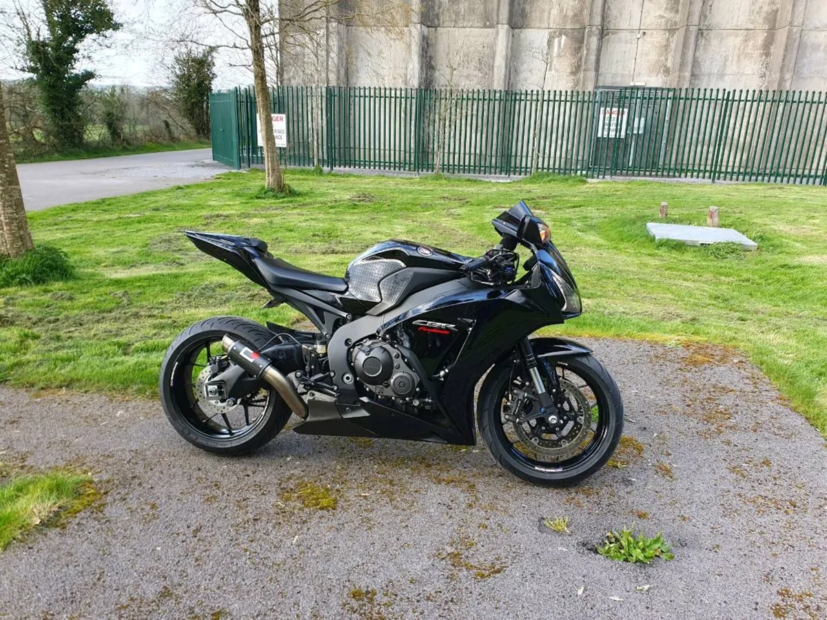 2013 HONDA FIREBLADE - Image 1