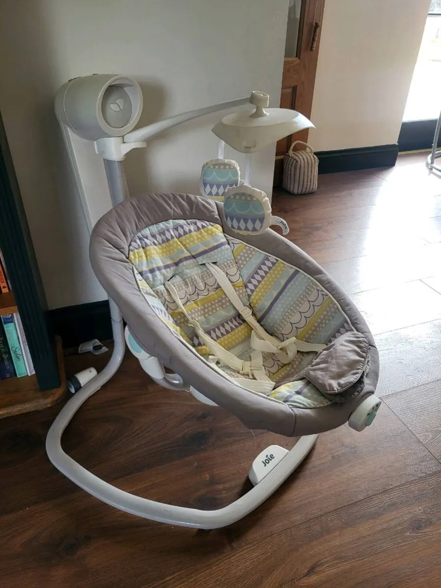 Baby swing - Image 1