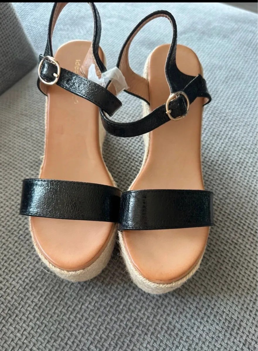 Black wedges sandals - Image 1