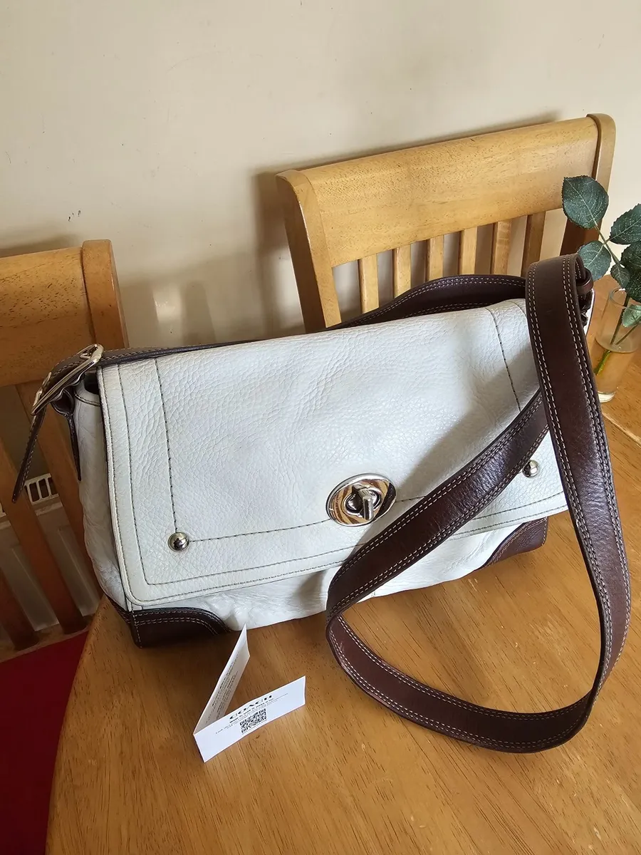 Coach Leather Shoulder Bag / Vintage - Image 1