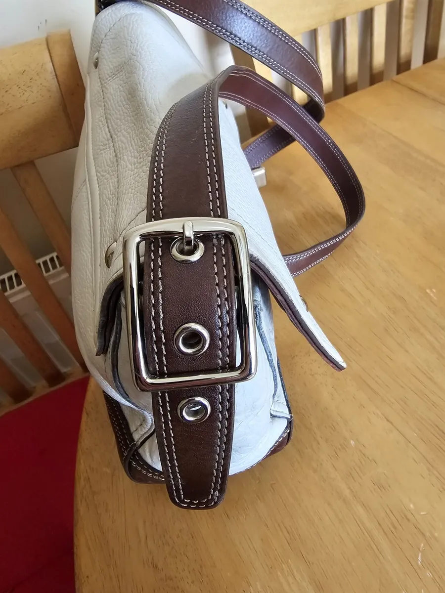 Coach Leather Shoulder Bag / Vintage - Image 2