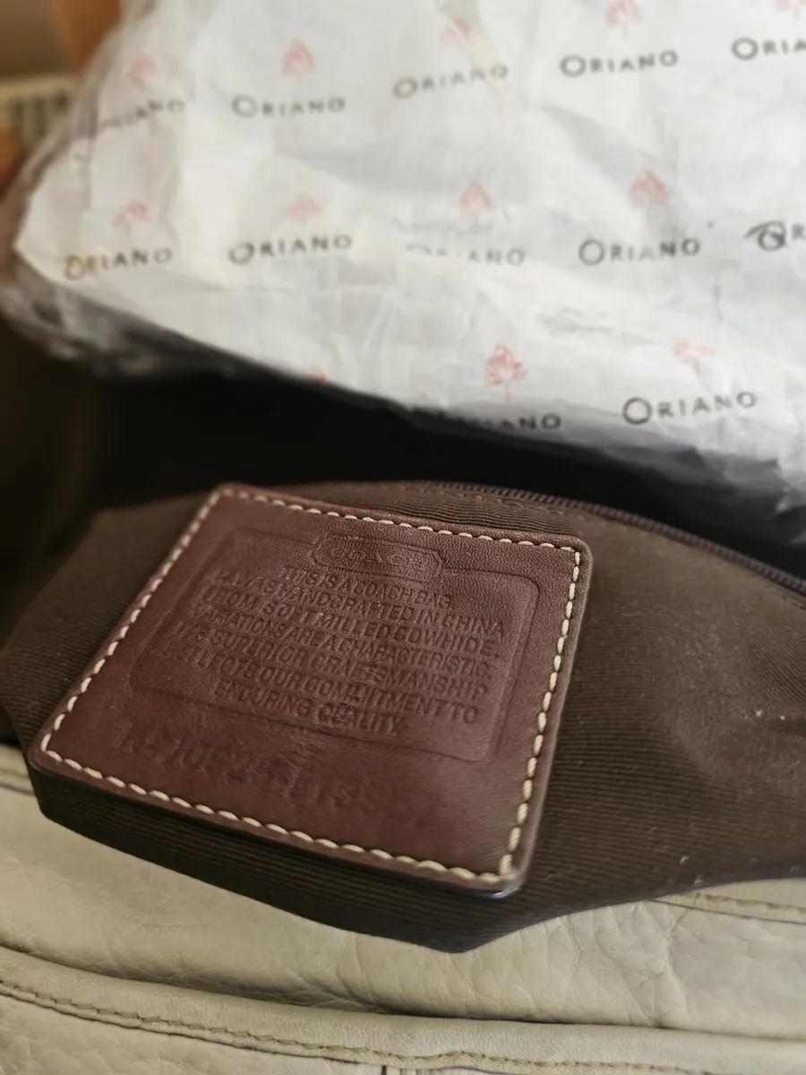 Coach Leather Shoulder Bag / Vintage - Image 3