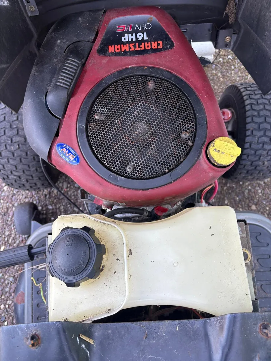 Drive on lawnmower - Image 2