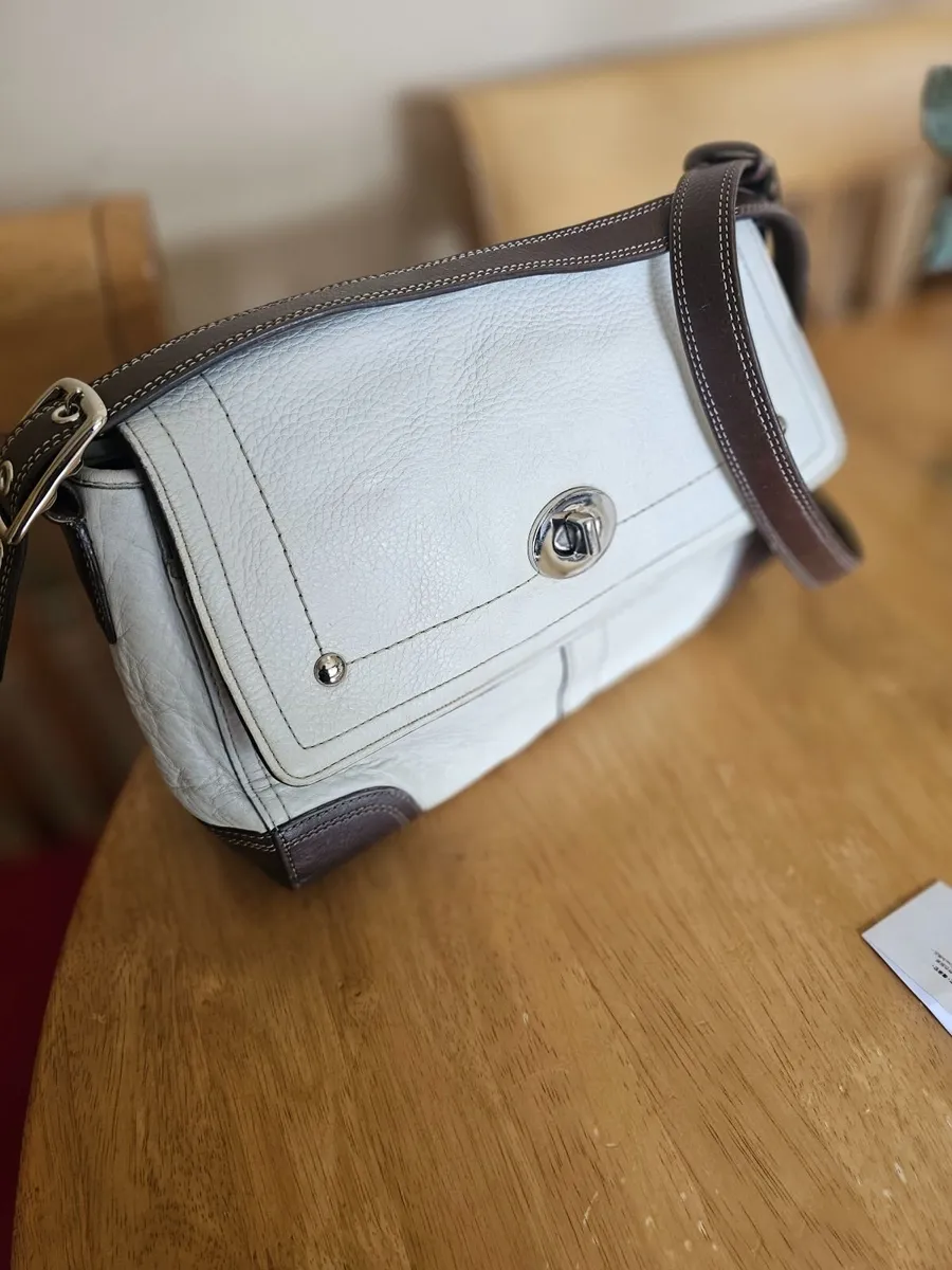 Coach Leather Shoulder Bag / Vintage - Image 4