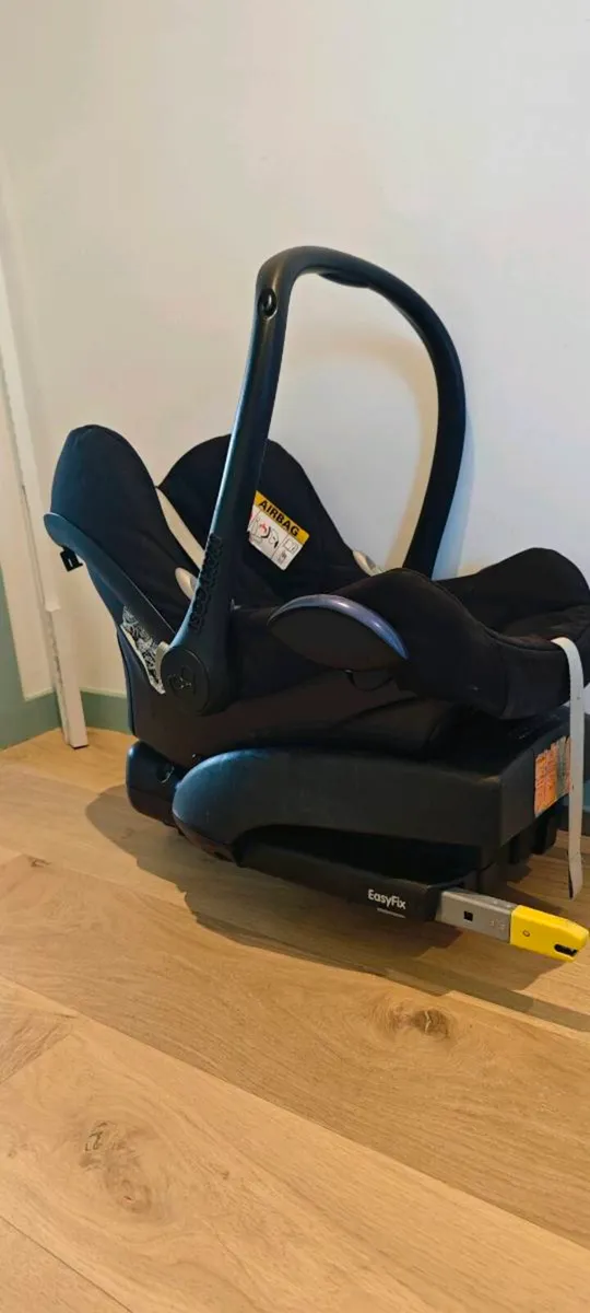 Maxi Cosi car seat - Image 3