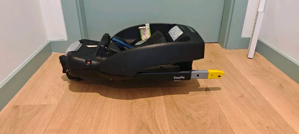 Maxi Cosi car seat - Image 2