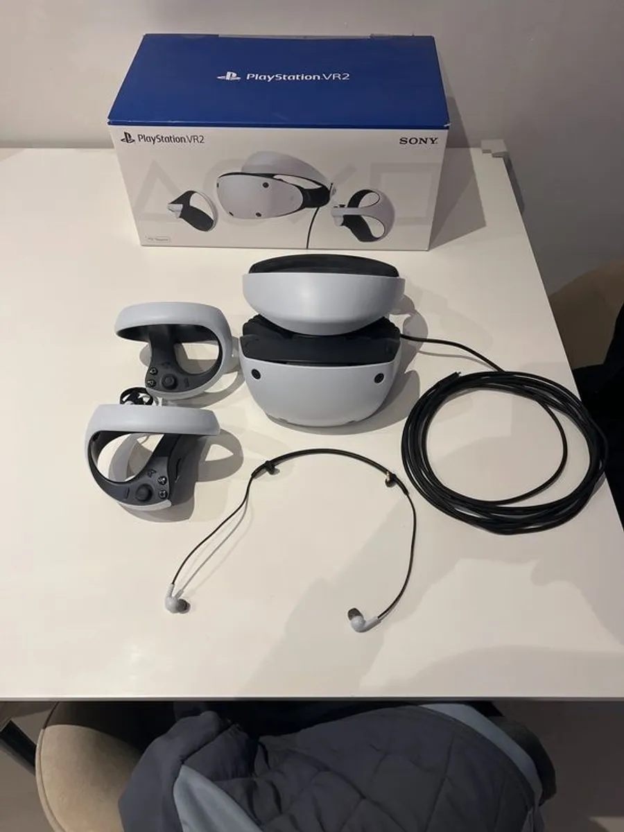 PS5 VR2 (brand new with box) - Image 1