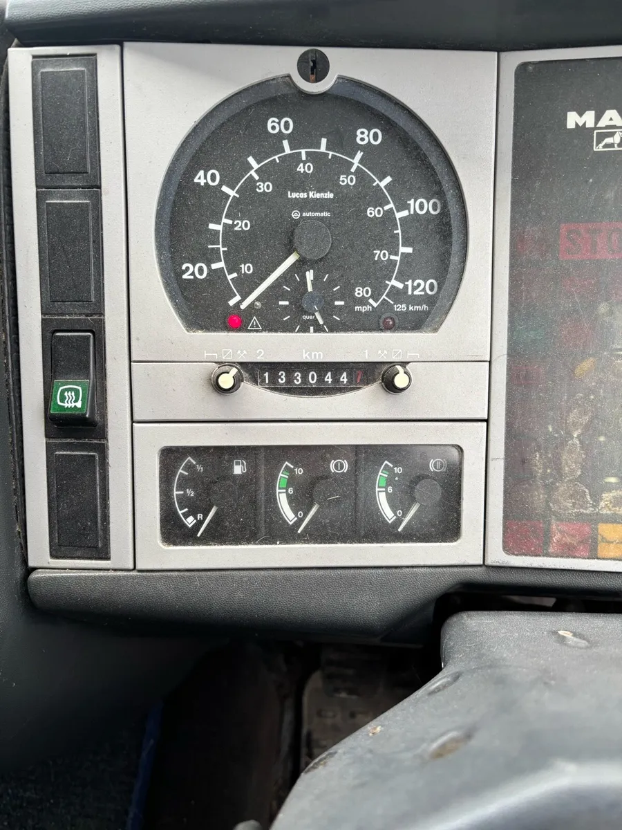 Horse lorry - Image 1