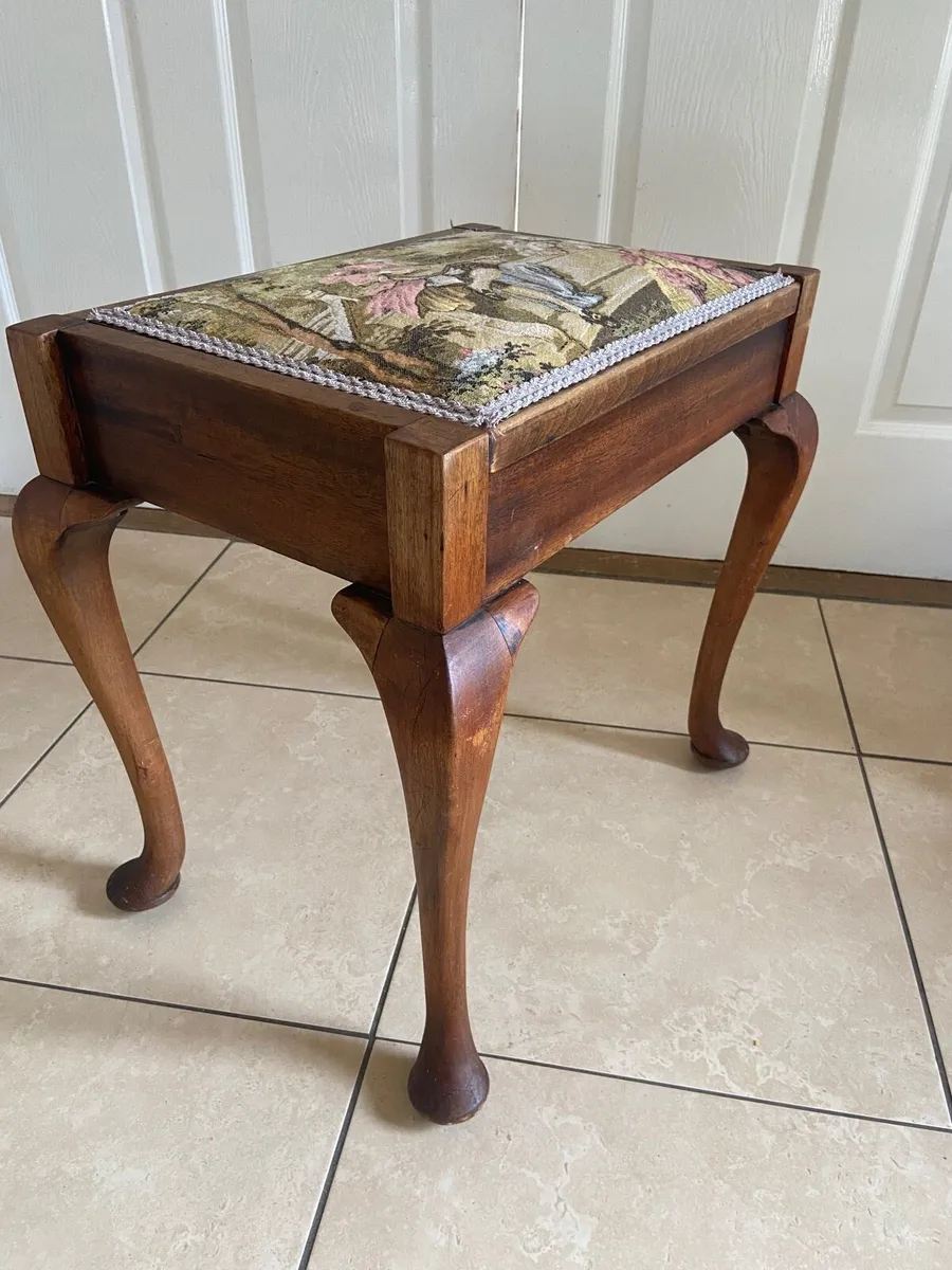 Antique Queen Anne piano stool - Image 1