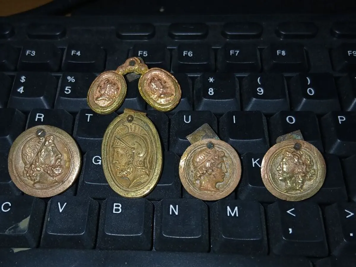 Early 19th Century Greek-Roman Cameo Brooch Lot - Image 2