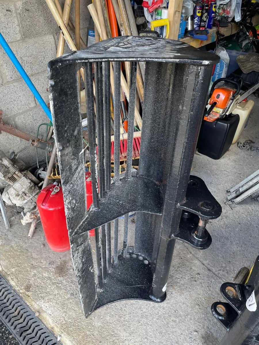 4ft Lawn/riddle bucket - Image 3