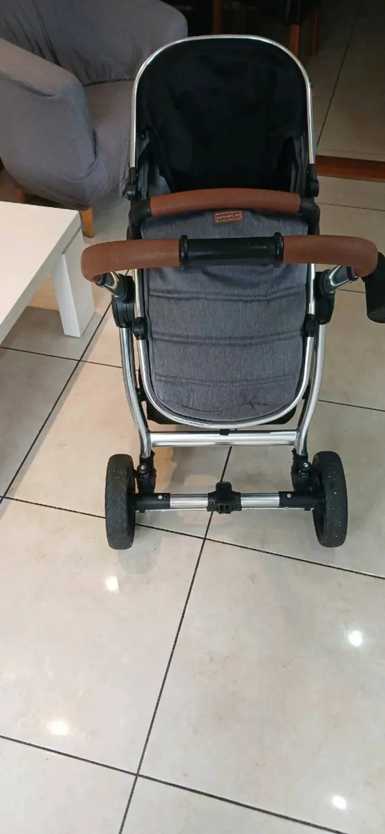 Pram - Image 4