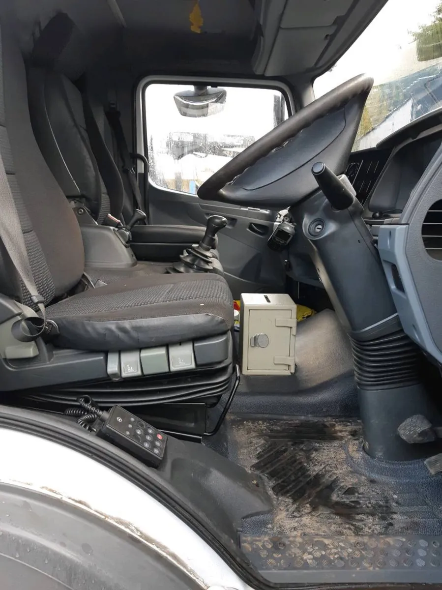 Mercedes Atego - Image 3