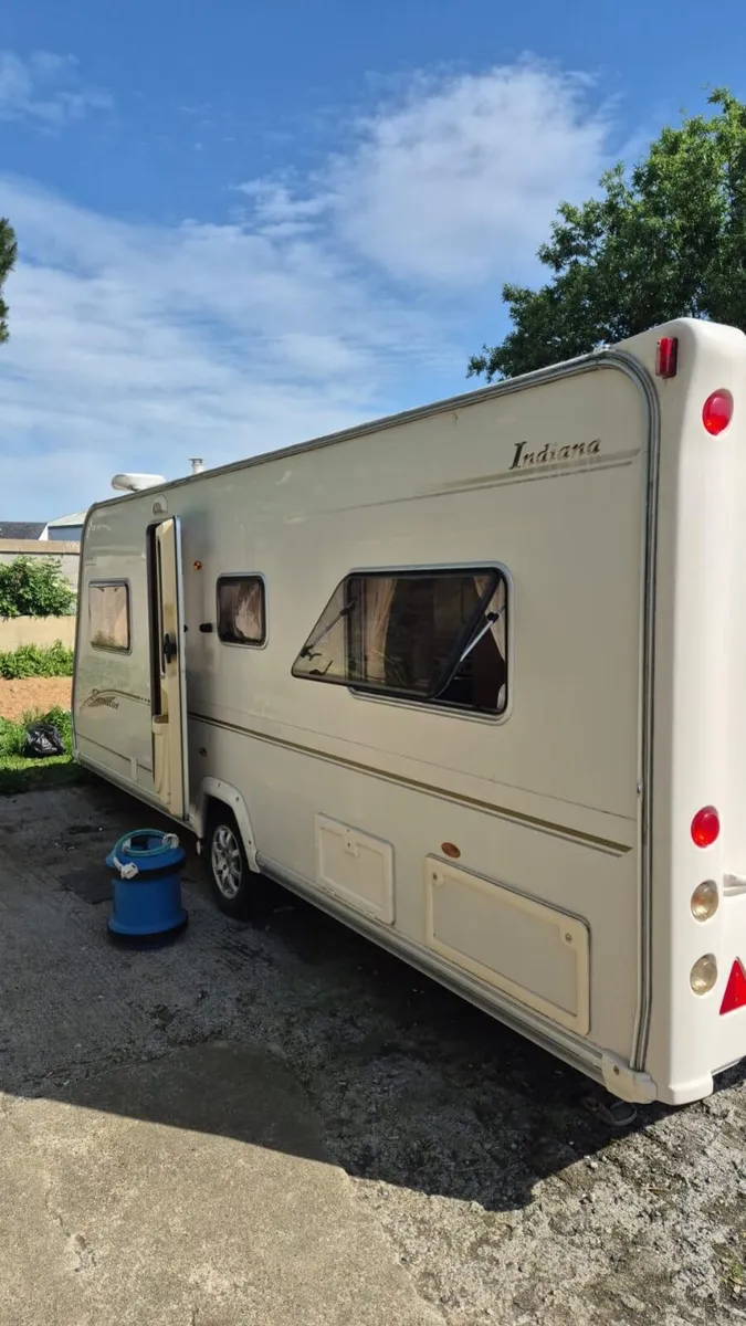 Bailey Senator Caravan - Image 2