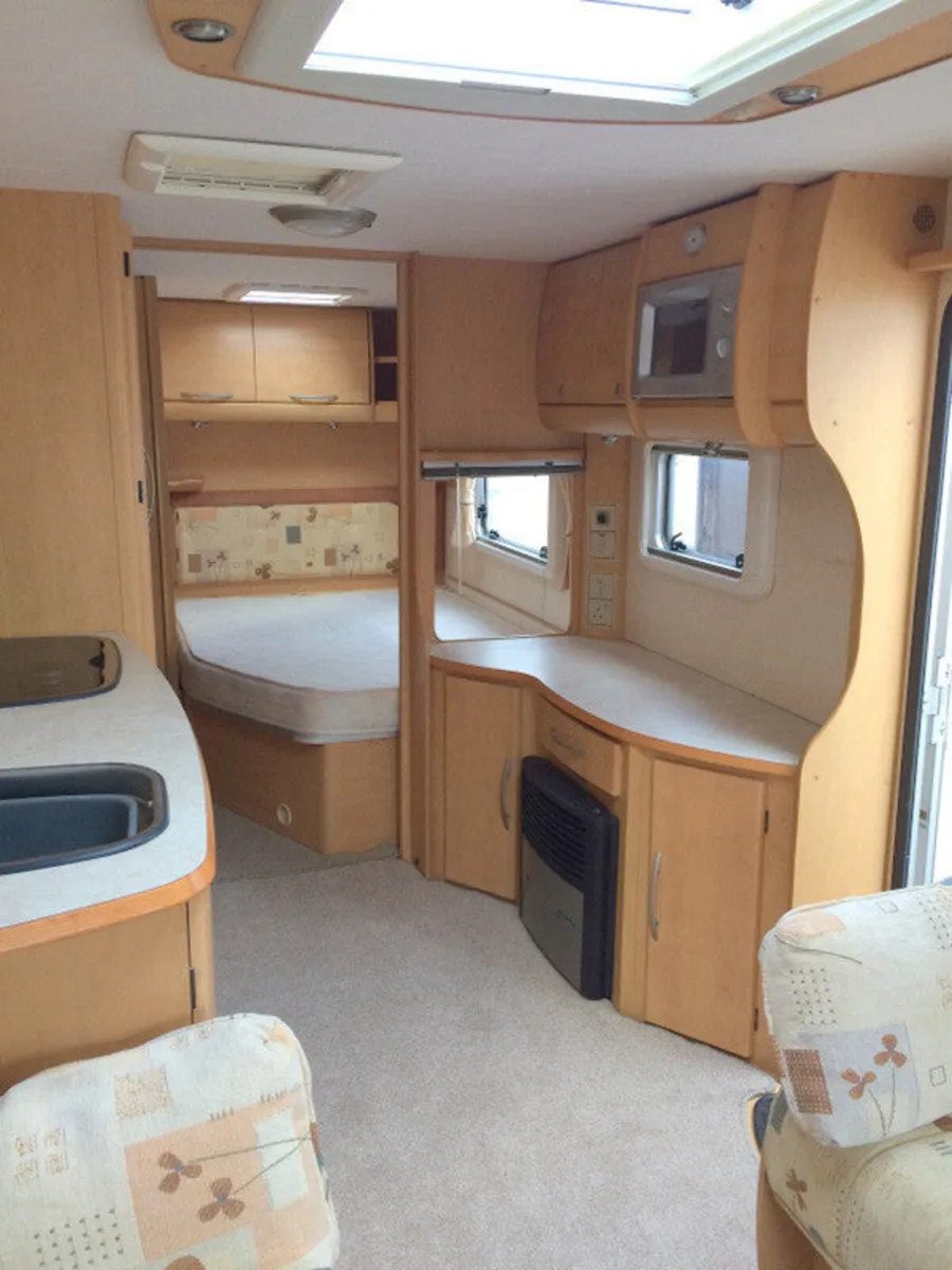 Bailey Senator Caravan - Image 3