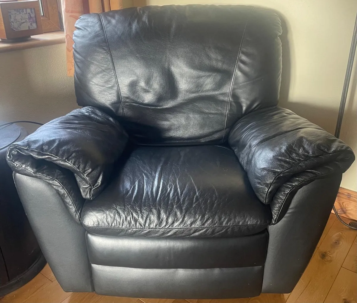 Recliner armchair - Image 1