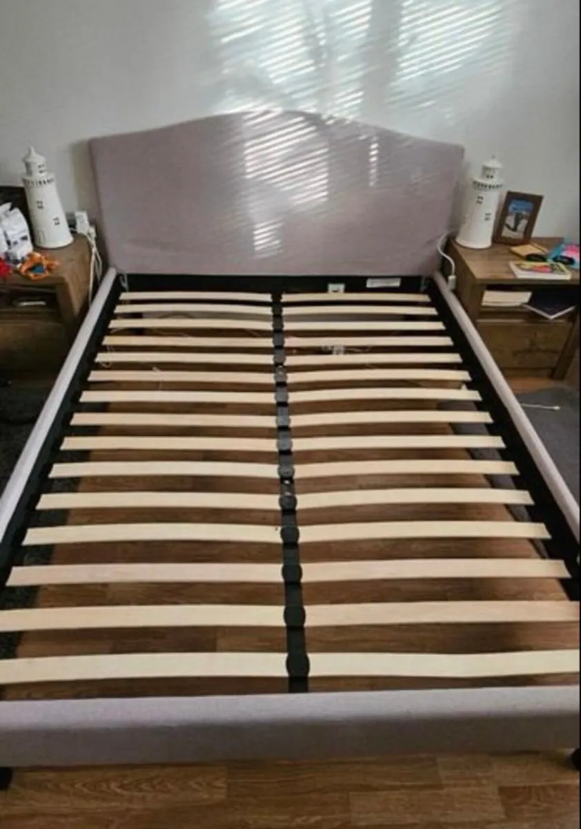 Bed frame - Image 2