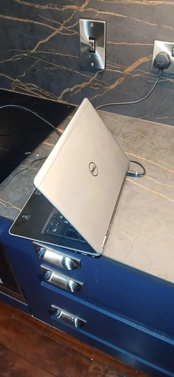 Dell Latitude E7440  Windows 11 !!!!! - Image 3
