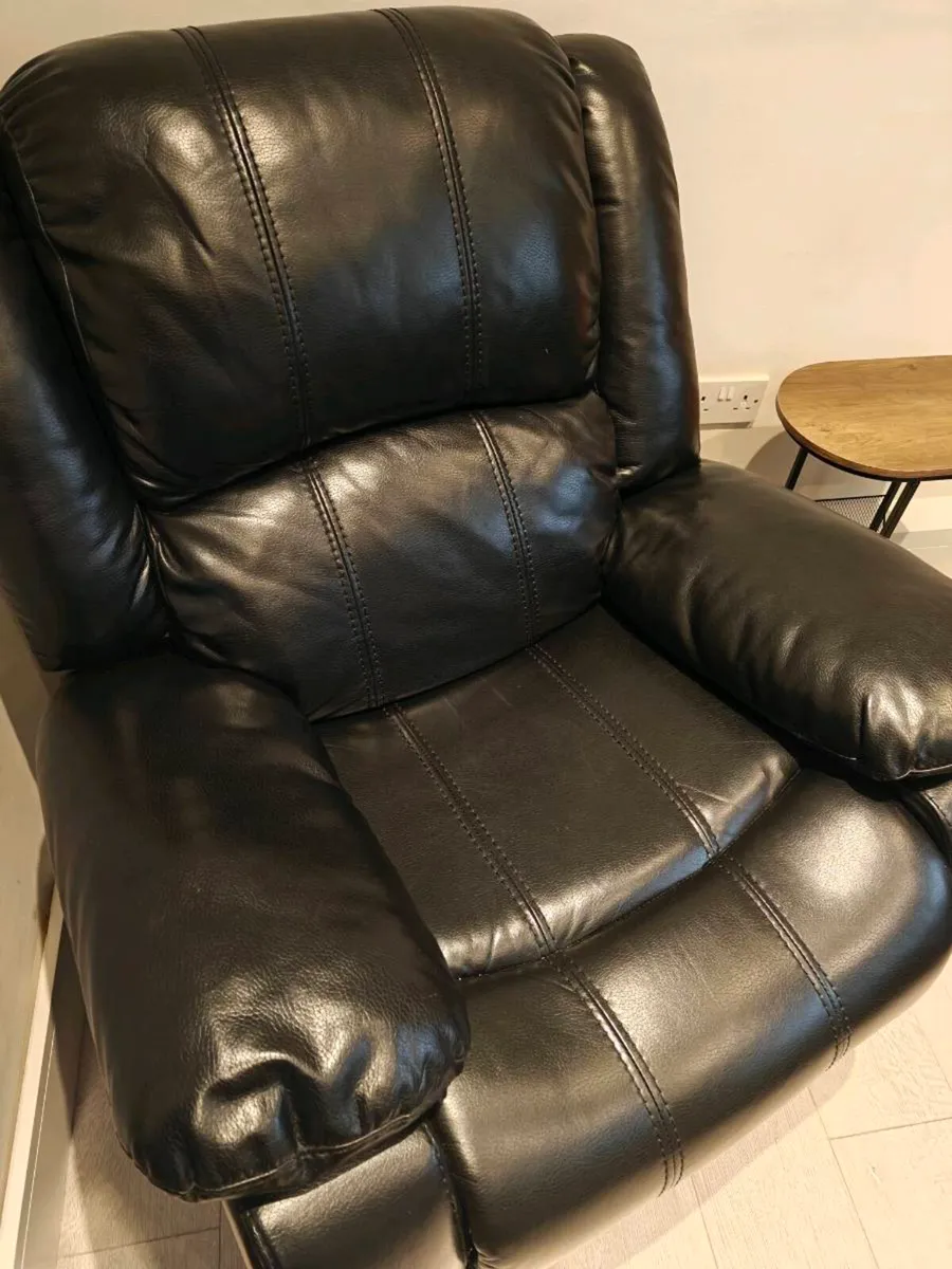 Black leather reclining armchair x 2 - Image 1
