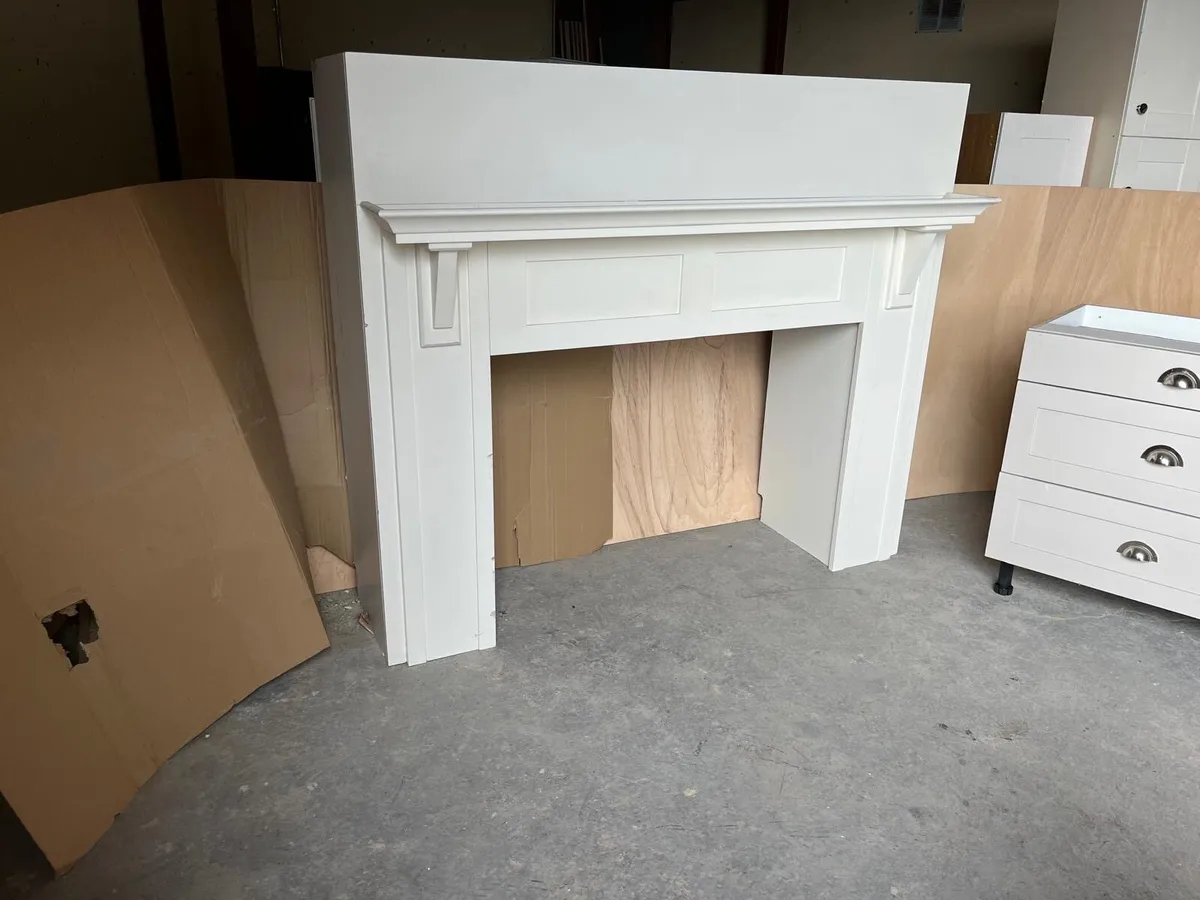 Kitchen & Island - Image 3