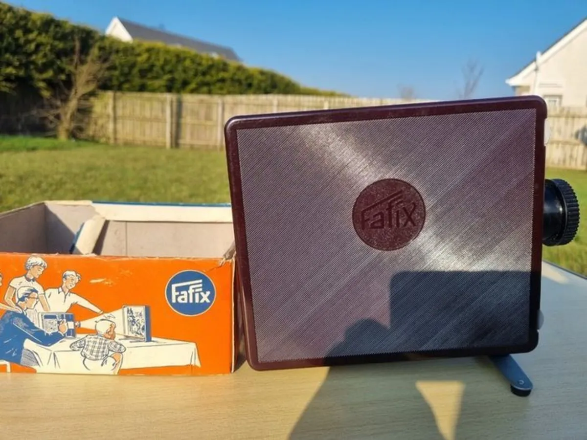 1950's Fafix II Bakelite bodied slide projector - Image 3