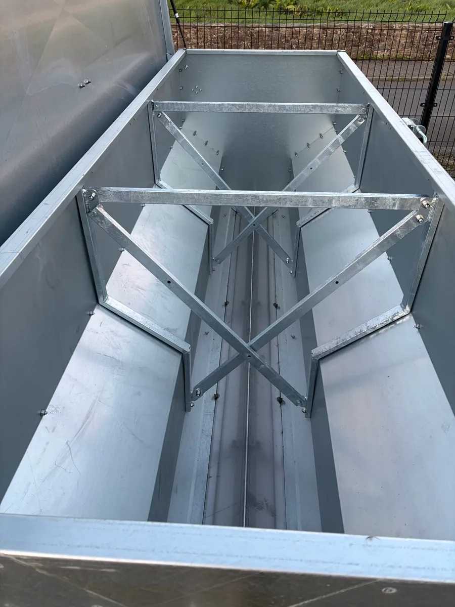 Condon 1.5T control feeder on wheels - Image 4