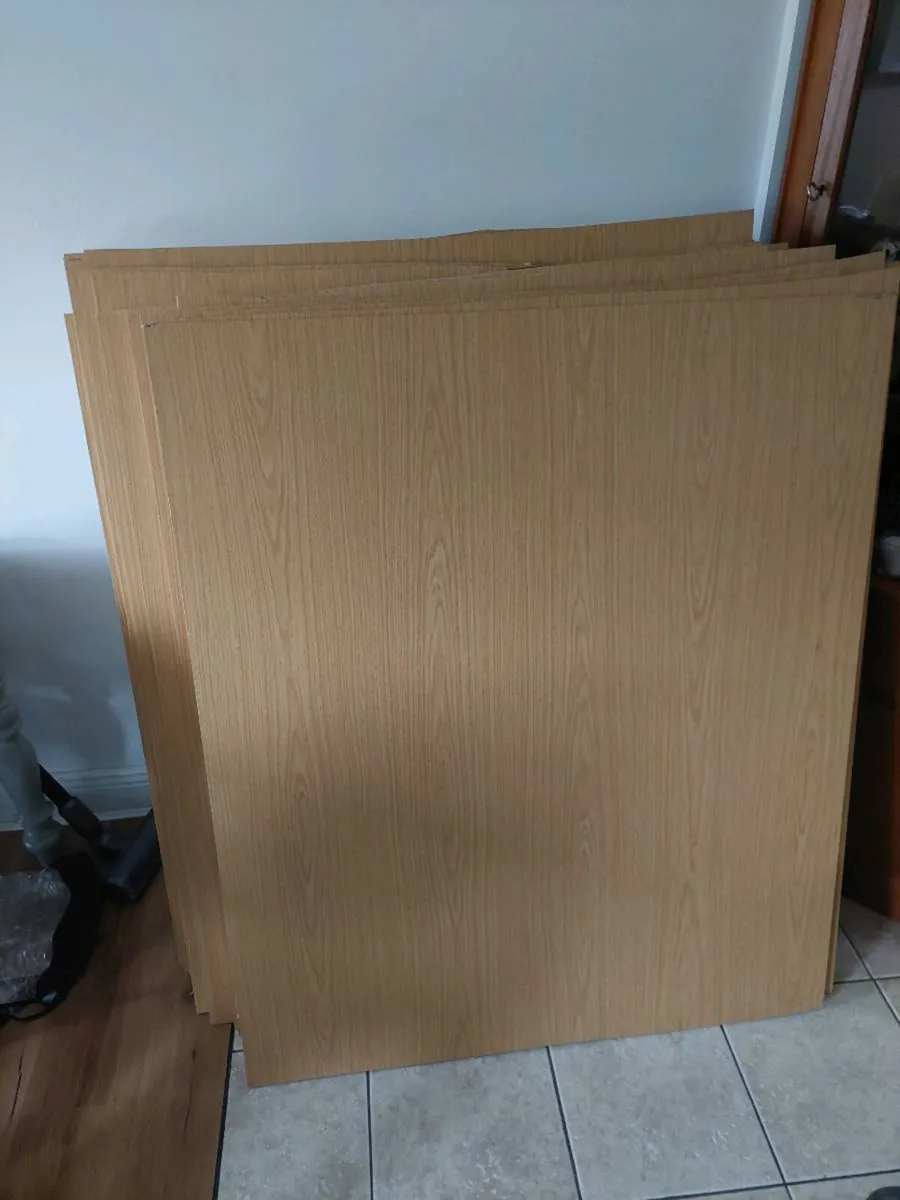 Laminated chipboard/ furniture board