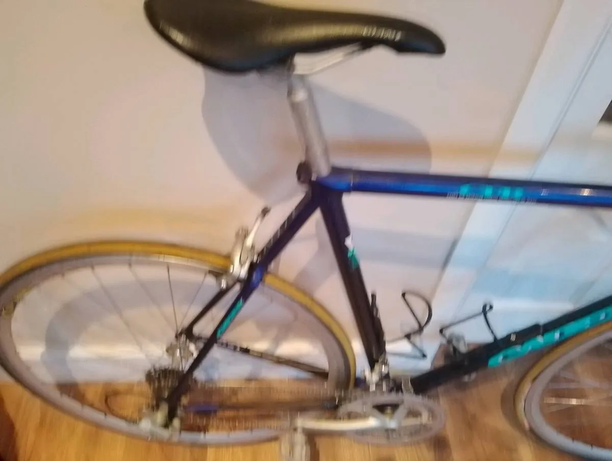 Giant Cadex Racing Bike - Image 3