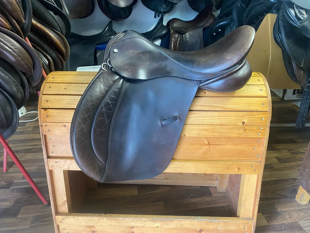 18” high wither Leather saddle - Image 1