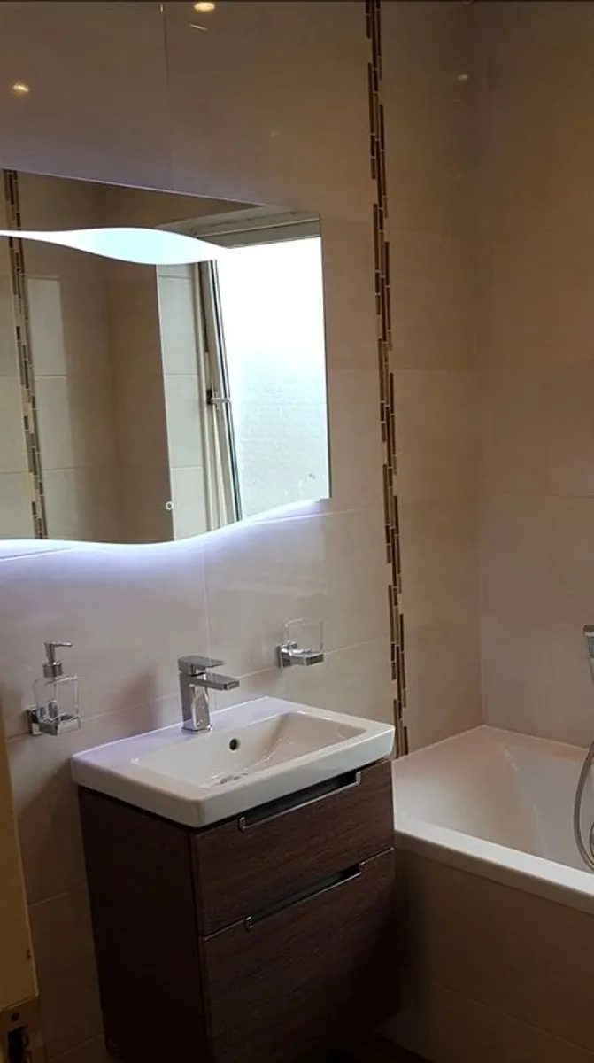 Bathroom mirror - Image 2