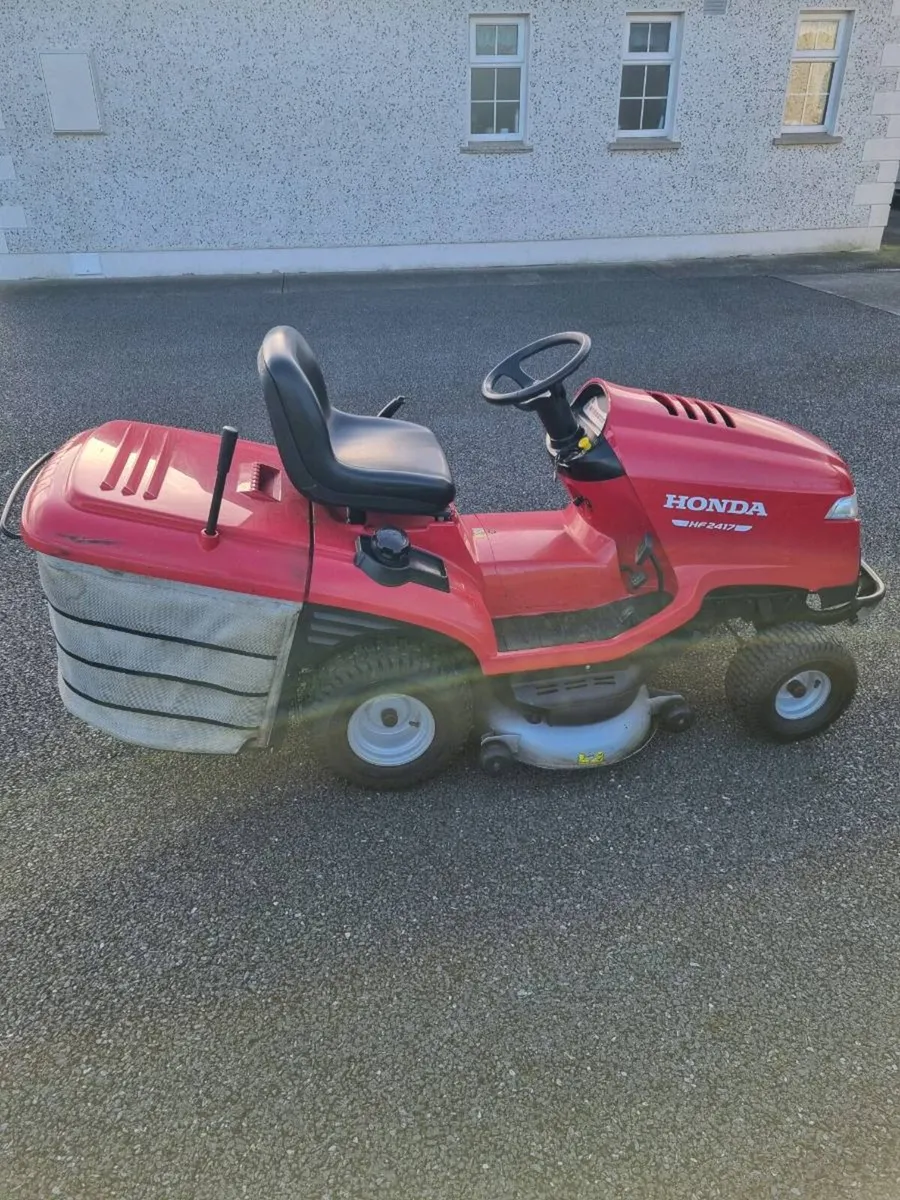 Honda 2417 Ride on Mower - Image 4