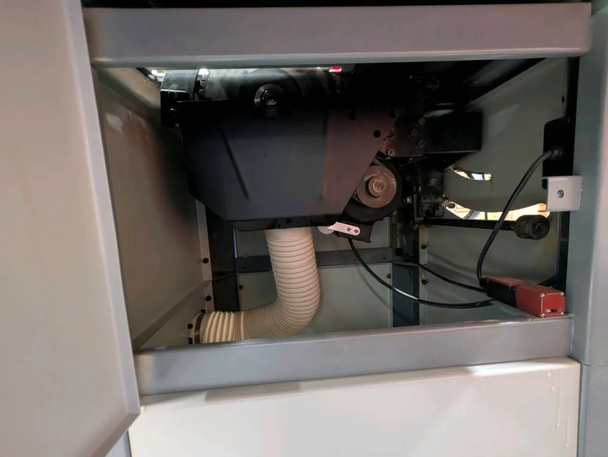 Axminster  Table Saw – 2.2kW Single - Image 4