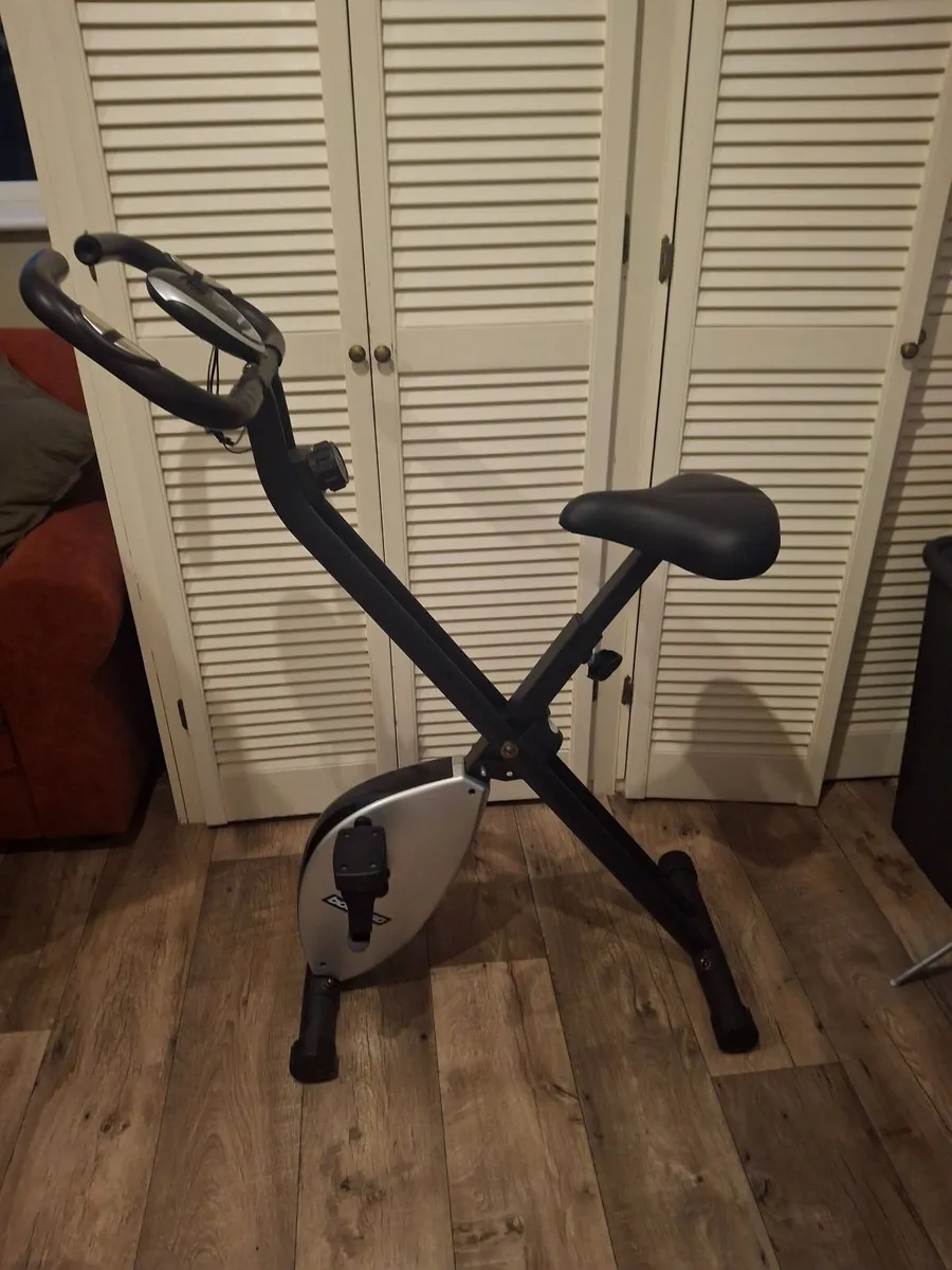 Excerise bike - Image 1