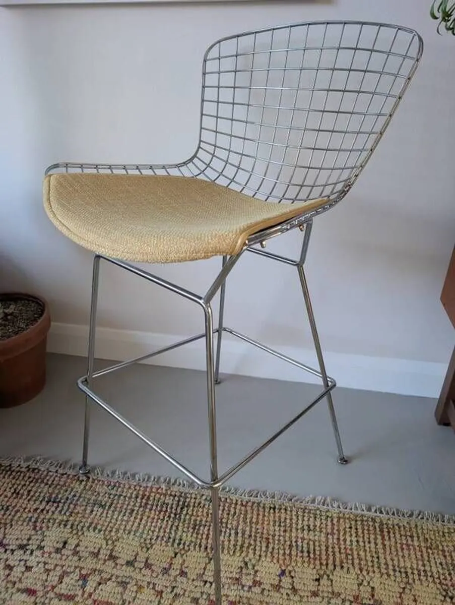Pair of Bertoia style wire bar stool - Image 2